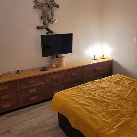 Maison Curie *